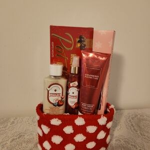 Strawberry Pound Cake Bath & Body Set